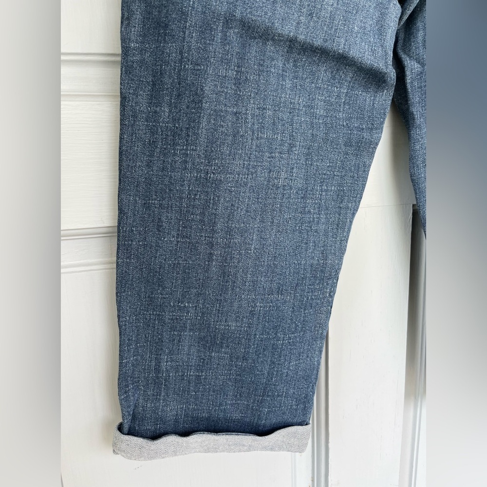 Denizen from Levi's Totally Shaping Capris Blue Jean Capri, Misses Size 4 - Picture 8 of 12